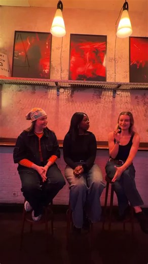 Badaboum on Instagram: "Tu as envie de t’initier au mix mais tu sais pas par quel bouton commencer, ni où brancher quoi (ni à qui poser la question) ? La team More Girls Behind Decks organise tous les deux mois des workshops d’initiation au DJing dans notre bar à cocktails. Du matos sur place, des DJs pros pour t’expliquer les bases, répondre à toutes les questions et surtout t’aider à te lancer. Et parfois, l’histoire continue au-delà de l’atelier. De la table de mix à la scène, il n’y a qu’un 