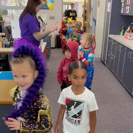 The cutest little kindergarten parade! 🎃 | Adams Elementary School