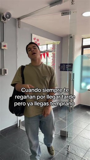 Dándola toda 💪🏻🤣 #humor #oficina #empleo | Work Humor