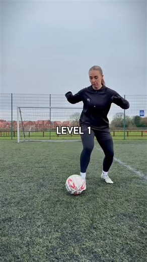 6 different dribbling variations! Comment which one is your favourite to use! 💬🔥 | MISS KICK