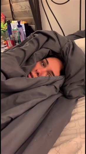 Day 27 of posting funny videos of Alex/kouvr #alexwarren #fypp #funnyvideo #youngalexwarren #kouvr @Alex Warren @Alex Warren Clips @alexwarrenism @Kouvr