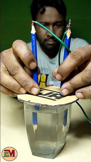 Experiment Pencil -Graphite conduct Current #pencil #graphite #water