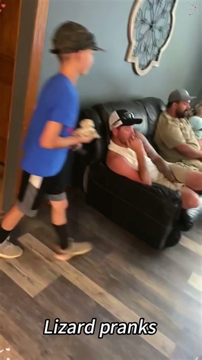 Lizard prank #funny #prank #family