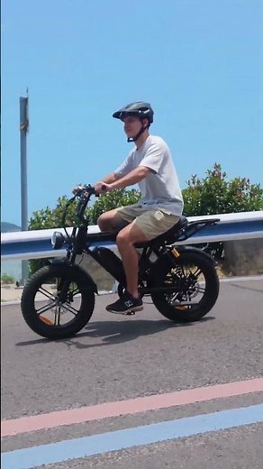 Sand. Gravel. Asphalt. No problem. The E7 Pro fat tire eBike takes on every terrain with confidence.