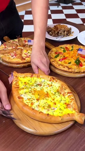 Delicious American-Style Pizza with a Local Twist at US Pizza