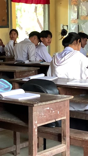 វីដេអូ​របស់ Ra Ra (@ra.ra59884) ជាមួយ original sound - ji yi official - 𝒥𝒾𝒴𝒾