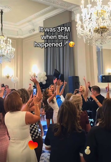 Celebrating an 18th Birthday with Live Music and Dancing