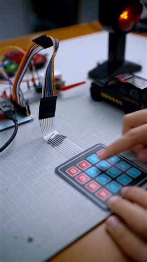 Toko Arduino & Modul Elektronika on Instagram: "mau bikin apalagi yaa besok? #project #esp32 #diy #pin #lock"