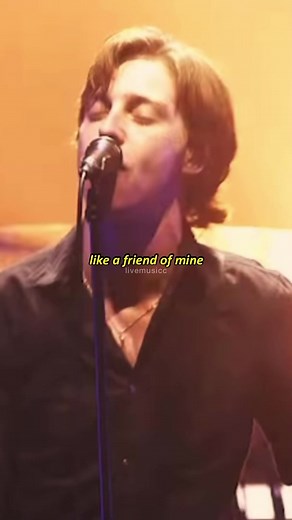 Catfish and the Bottlemen perform 'Longshot' at Manchester Arena in 2019