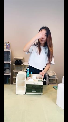 UFORU Large Capacity Makeup Storage Box, Multi-functional Makeup Brush Lipstick Eyebrow PencilPocket Mirror Storage Box, Desktop MakeupOrganizer for Home & Travel, Makeup Box,Cosmetics Organizer Storage, Accessory Drawer, Gift, jewelry organizer