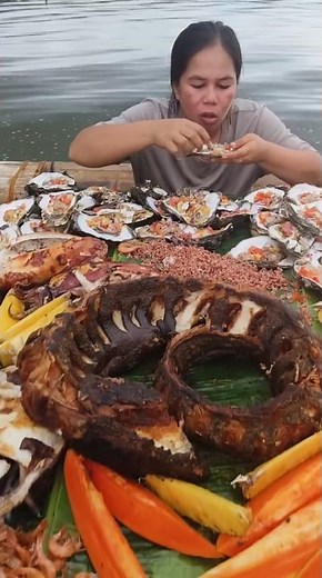The Ultimate River Seafood Feast of Oysters 🤤