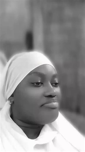 Vidéos de l'adoratrice Andréa 🙏 (@andrealareine) avec son original - l'adoratrice Andréa 🙏