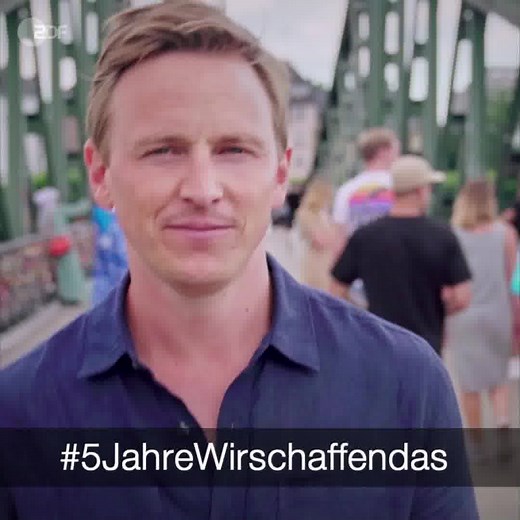 360K views · 150 reactions | Vor fünf Jahren sagte Angela Merkel „Wir schaffen das“. ZDF-Moderator Jochen Breyer will mit den Menschen in Deutschland darüber reden, wie ihre Bilanz dazu ausfällt. Aus Euren Kommentaren und Meinungen entsteht dann eine Doku, die wir am 26. August senden. | ZDF | Facebook