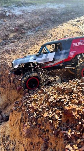 Mjx bronco going hard 🫡🤯🤩 #mjxrc #rctrail #rccrawler #offroad