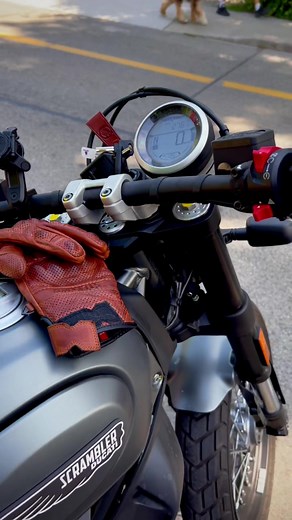 Someone asked mr what the Ducati Scrambler engine sounds like. @ducati #ducati #ducatiscrambler #ducatiscramblernightshift #ducatiscramblernightshift2021 #ducatiscramblericon #motorcyclesoftiktok #motovlog #torontomoto #torontomotorcycles #ducatinightshift