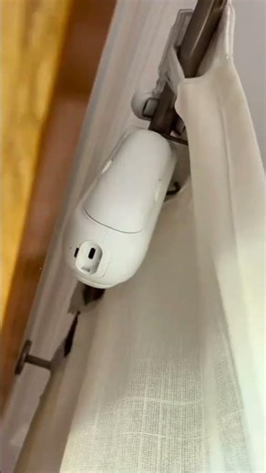 Open & close with a tap! 🪟⚡Motorized curtains with remote control. Schedule your sunlight.