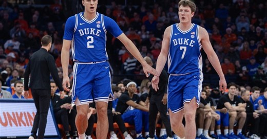 Duke extends streak to 16 with 83-54 victory over Syracuse