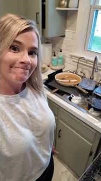 DINNER IDEA 🍔 AND CLEANING UP THE KITCHEN #dinnerideas #comfortfood #cleanwithme #eveningroutine
