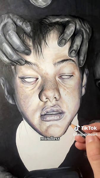 If you struggle with phone addiction… this drawing is for you. This piece titled silhouette illustrates the way mindless consumption of technology more specifically the comparisons made when indulging in social media drains your soul and mind. I think everyone can relate to this piece on some level. Let me know what you think 🤔 #darkart #phoneaddiction #drawing #adduction #artmotivation #illustration