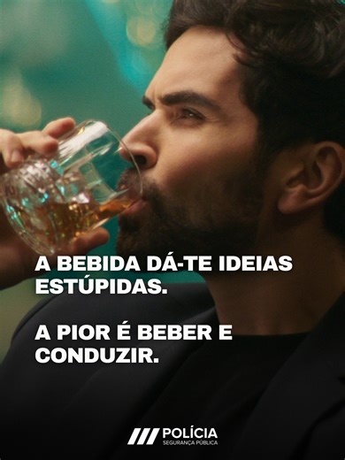 🍹 “A bebida dá-te ideias estúpidas. A pior é beber e conduzir!” Em colaboração com a agência criativa @comingsoonlisboa e com produção e realização a cargo da @showoff_mola, a Polícia de Segurança Pública reforça os perigos da condução sob influência do álcool numa nova campanha de prevenção rodoviária. Um trabalho que conta ainda com a voz de @bruno.ferreira.vozes, a dar vida a este