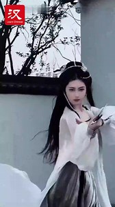 Check out this contemporary female warrior who brings to life the legendary Mulan, a heroic figure from ancient China, as she skillfully wields her sword (剑 jiàn). #Fun #脉动中国 | Learn Chinese