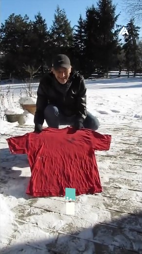 698K views · 616 reactions | Man Folds Frozen T Shirt into Paper Airplane #frozen #tshirt #creativeinspiration #origami #origamicraft | People Are Awesome | Facebook