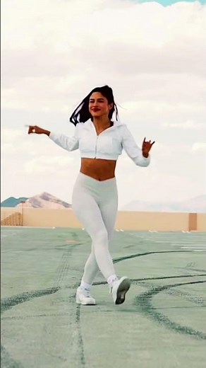 Sterling Тorress in the Beatles' rhythm❤️❤️Shuffle Dance