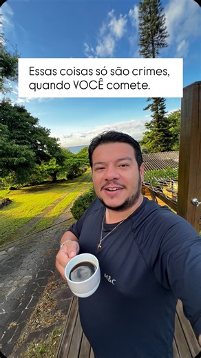 João Lenon Rodrigues | Crédito CLT e FGTS on Instagram: "Esse governo é uma piada. 🤡 Eae, o que você achou dessas comparações?! Você é do time pro-governo ou contra-governo? Me conta a tua opinião nos comentários. 👊 Siga @joao.credito"