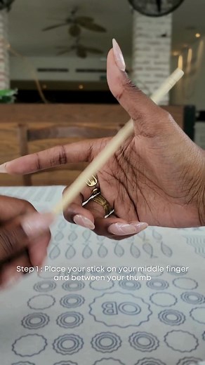 Struggling with chopsticks? We get it, it can be tricky!🥢🍣 At Ocean Basket, we not only serve up fantastic seafood and sushi but also show you the technique to enjoy it to the fullest.😎🌊 #oceanbasket #oceanbasketmauritius #seafoodrestaurant #chopsticks #sushi #mru🇲🇺 #fyp