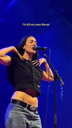 this may be the best live performance of in my room I’ve ever seen 🥹❤️ #juliawolf #live #tour #mgk #inmyroom
