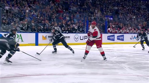 Robinson starts scoring with one-timer