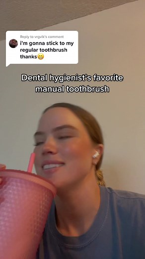 Best Manual Toothbrush for Dental Hygienists