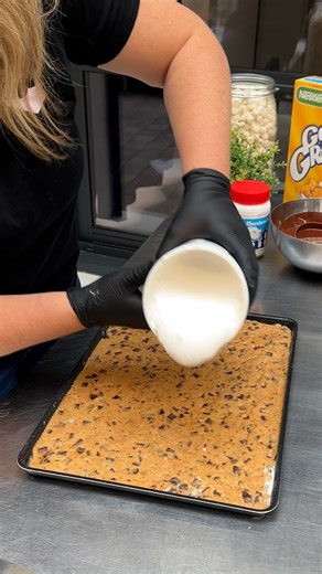 Cookie Dough S'mores Sundae! A dessert that's sure to impress 🍨🍪 | Chefclub GruB