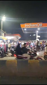 BHIWANDI ...DIESEL PETROL PUMP PER AB LAG RAHI HAI...LAMBI - LAMBI QUEUE !!!! | Bhindi Bazaar