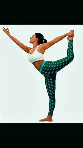Fast flip through bold leggings—pick your vibe. #DoogWalker #Leggings #Activewear