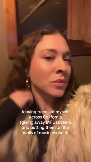 Do you like jazzy pop alternative rnb with a touch of burlesque disco? Then you’ll love me 💋