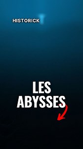 🌊 Le trou noir qui avale le sable… 🌑 Au fond de certains océans, des cavités mystérieuses engloutissent tout : le sable, l’eau… même la lumière. Ces phénomènes, appelés siphons ou puits sous-marins, se forment lorsque l’eau s’écoule dans une cavité sous le sable, entraînant tout avec elle. Certains sont si profonds que l’on ne voit jamais le fond, comme le célèbre Grand Blue Hole au Belize (120 m de profondeur). Mais ce trou est aussi une source de fascination symbolique : • Dans le judaïsme, 