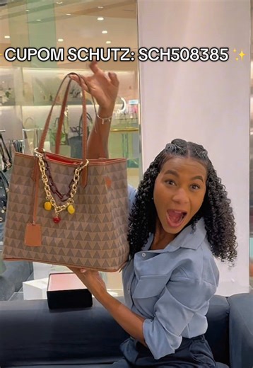 Bolsa Triangle com Bag Charm Schutz CUPOM SCHUTZ DE DESCONTO E FRETE GRÁTIS: SCH508385 Chaveiro Schutz Bolsa shopping Schutz #schutz #cupomschutz #bolsatriangle #bolsaschutz #bagcharm