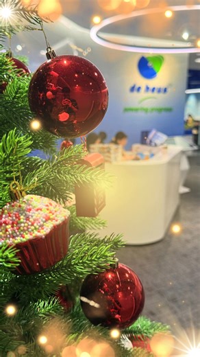 🎄 MERRY CHRISTMAS | DE HEUS VIỆT NAM 🎄 Giáng Sinh về mang theo không khí ấm áp, yêu thương và những khoảnh khắc sum vầy. Nhân dịp này, De Heus Việt Nam xin gửi đến Quý Đối tác, Quý Khách hàng và toàn thể CBNV lời chúc Giáng Sinh an lành, hạnh phúc và tràn đầy niềm vui. ✨ Cảm ơn sự đồng hành, tin tưởng và nỗ lực của tất cả mọi người trong suốt một năm vừa qua. Chính sự gắn kết và tinh thần sẻ chia đã tạo nên một De Heus bền vững và ngày càng phát triển. 🎁 Chúc bạn và gia đình có một mùa Noel ấ
