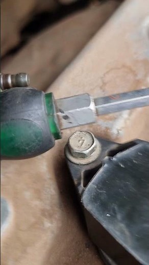 How to test if the ignition coil is working using a Screw driver💥!!! SIMPLE