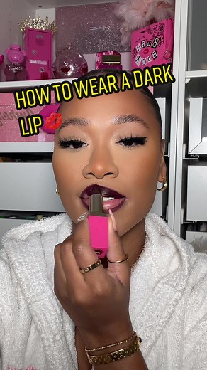 Tips for Wearing Dark Lipstick Like a Pro