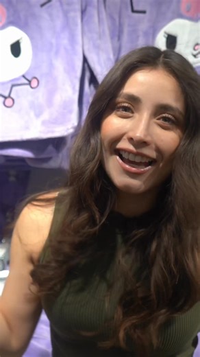 Dulzura y estilo en cada paso 🎀✨ Estos 3 tenis de Hello Kitty son perfectos para fans del personaje: 👟 Cómodos para el día a día 🎀 Diseños adorables ✨ Ideales para armar looks casuales con personalidad Un básico que enamora desde el primer vistazo 💕 Porque cuando el outfit tiene encanto… se nota 👌✨ 🎀👟 Encuéntralos con tu Socia Price 👟🎀 #HelloKitty #TenisHelloKitty #ModaConEncanto #SociaPrice #PriceShoes #TenisDeModa | Price Shoes