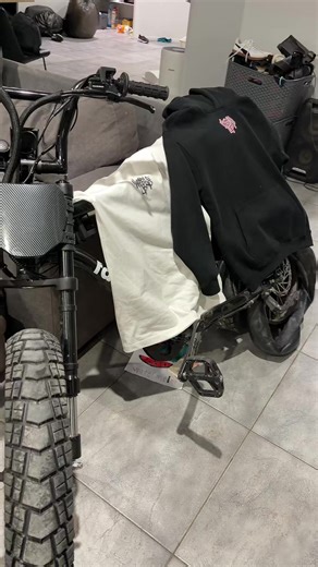 I can’t do it outside bc my wheel popped earlier. @Wheelsup #ebike #fatboy #fyp #fypシ