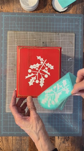 From Plain to Holly-Jolly Perfection  | DIY Christmas Stool Makeover Using Chalk Couture! #ChalkCouture #DIYChristmasDecor #HolidayCrafts #MichaelsFinds #FarmhouseChristmas #ChristmasDIY #CraftingCommunity #UpcycledDecor #ChalkTransfer #ChristmasHomeDecor #FestiveDIY #CottageStyleDecor #RiverCottageDesigns | River Cottage Designs | Facebook