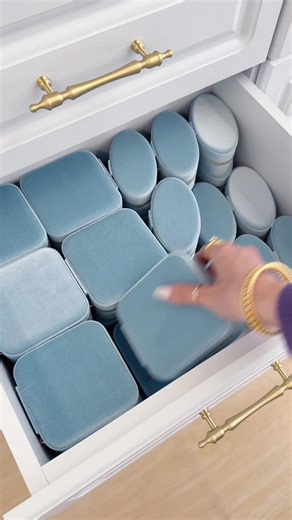 ASMR Jewelry Packaging Experience