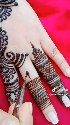 Simple Mehndi Designs for Beginners
