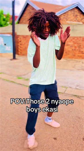 Dancing for R2 is insane😭😭😭#fyp #relatable #viral #viraltiktok #trendingvideo