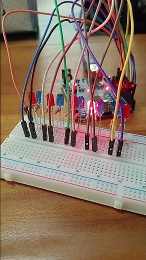 Arduino Uno random LED chaser that i build
