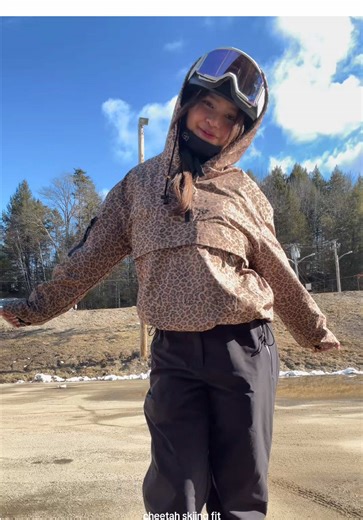dalisthi (@dalisthi)’s video of Skiing Outfit