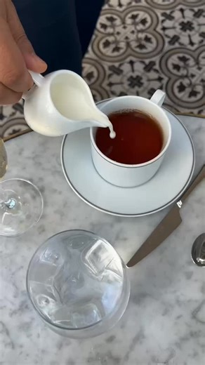 Warm up with a comforting Winter Tea at Leonie, the perfect indulgence for chilly days. Enjoy refined flavors and cozy moments every Saturday and Sunday. Reserve your table on OpenTable. | Hôtel Swexan